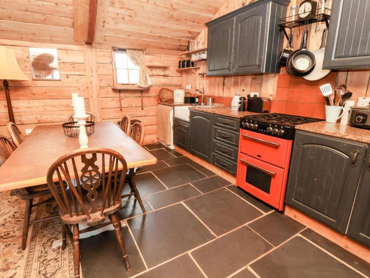 Y Caban Villa Llangollen Bagian luar foto