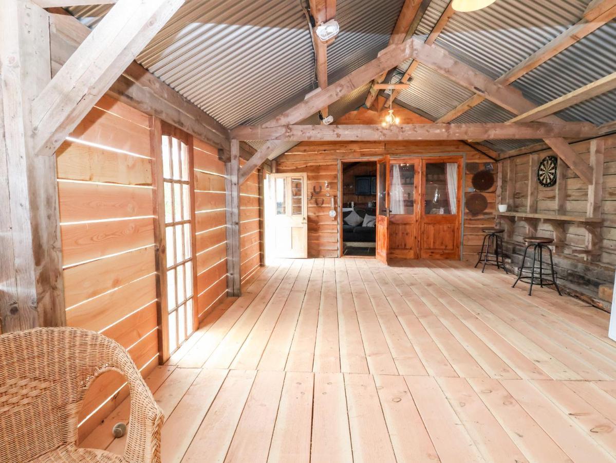 Y Caban Villa Llangollen Bagian luar foto